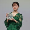 橋本環奈、透明感際立つ装いで登場！2022年を彩る『LINE NEWS AWARDS 2022』に選出。